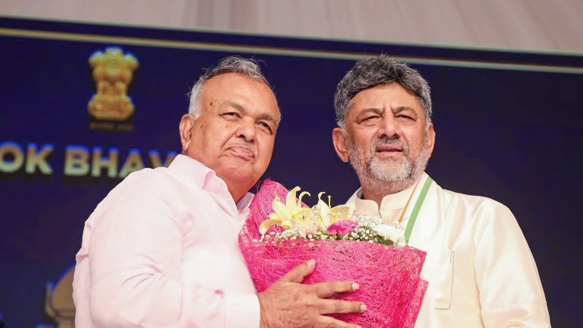 కర్ణాటకలో కలకలం.. విలేకరుల ముందే మంత్రి రాజీనామా