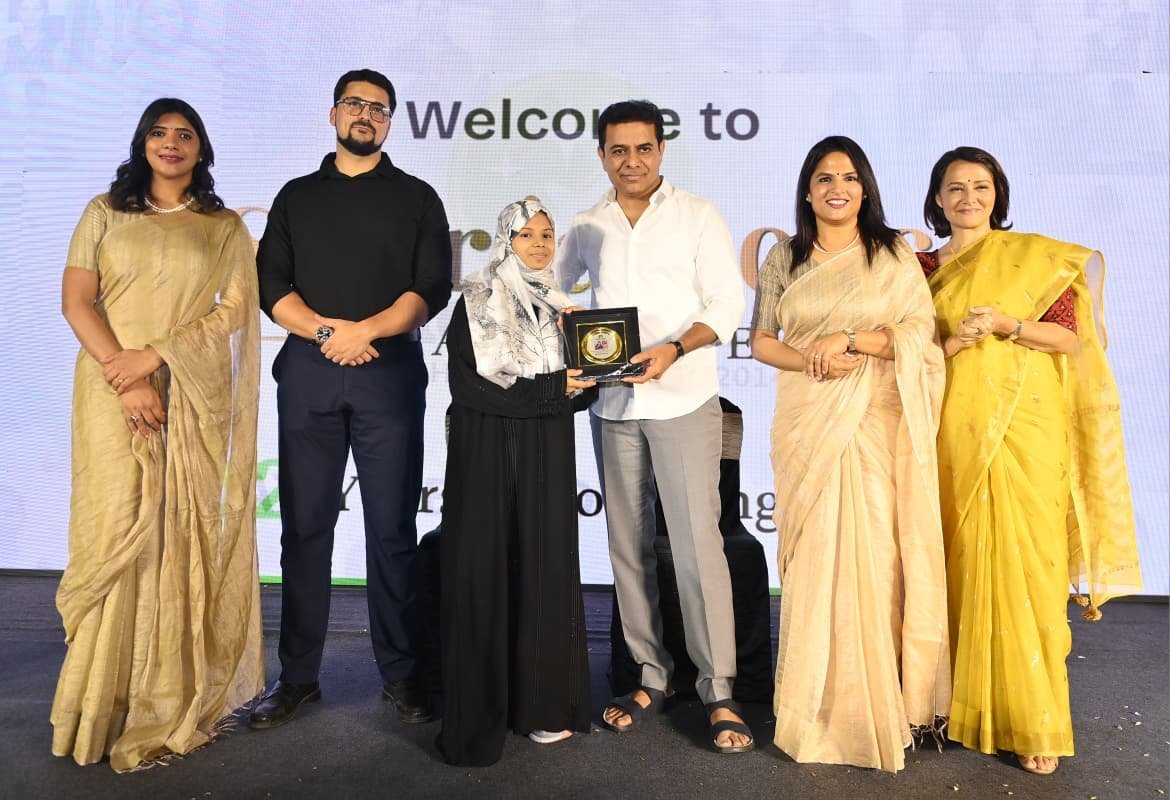 50 మంది యువతుల చదువు బాధ్యత తీసుకున్న కేటీఆర్‌ది - Additional Image