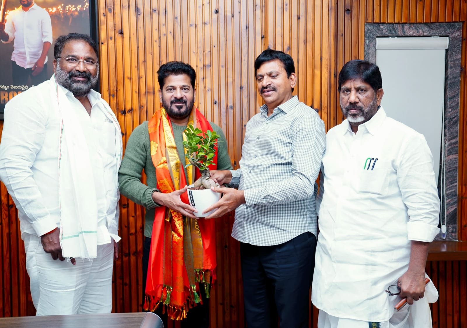 మిడ్జిల్ టూ సీఎం.. రేవంత్‌ రెడ్డి ప్రజాప్రస్థానానికి 20 ఏళ్లు ​ముఖ్యమంత్రికి డిప్యూటీ సీఎం, మంత్రుల ఘన సత్కారం - Additional Image