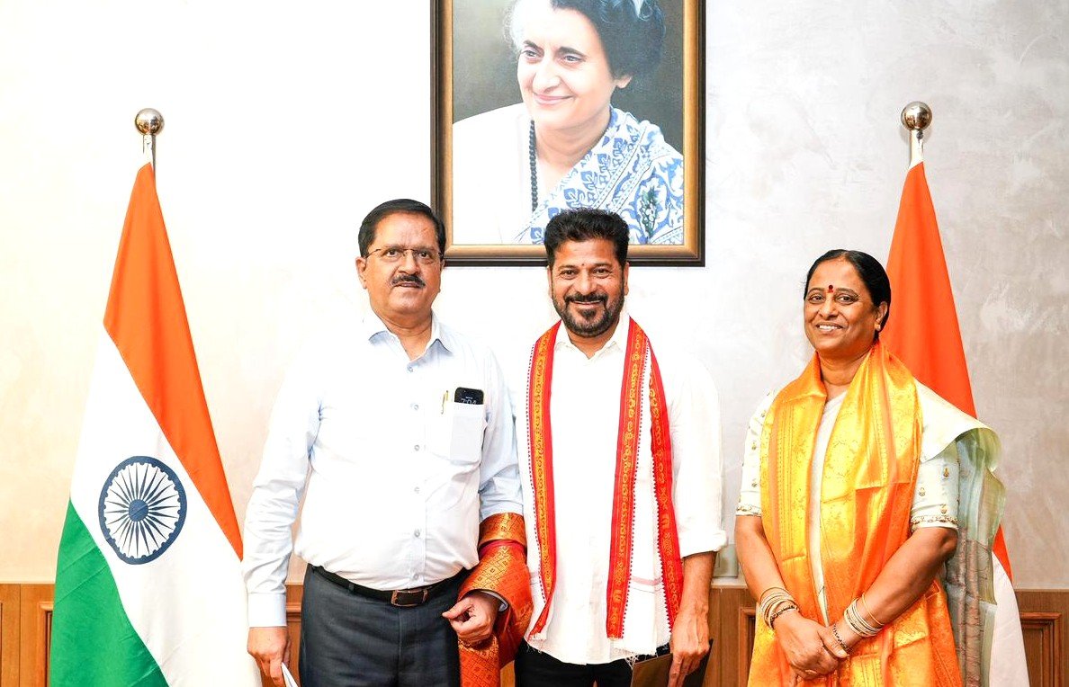 ​ముఖ్యమంత్రి రేవంత్ రెడ్డిని కలిసిన యాదగిరిగుట్ట నూతన పాలక మండలి - Additional Image