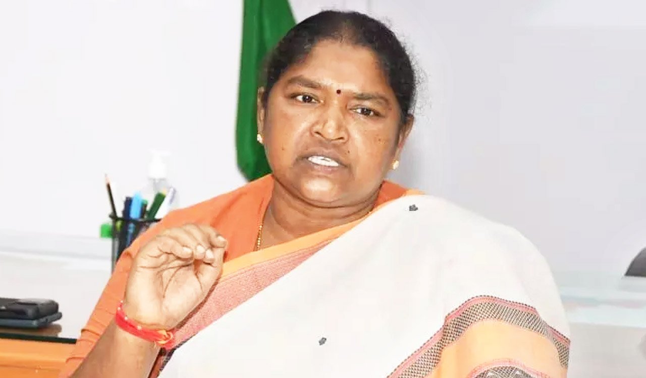 షాబాద్‌ హత్యాకాండపై మంత్రి సీతక్క దిగ్భ్రాంతి
