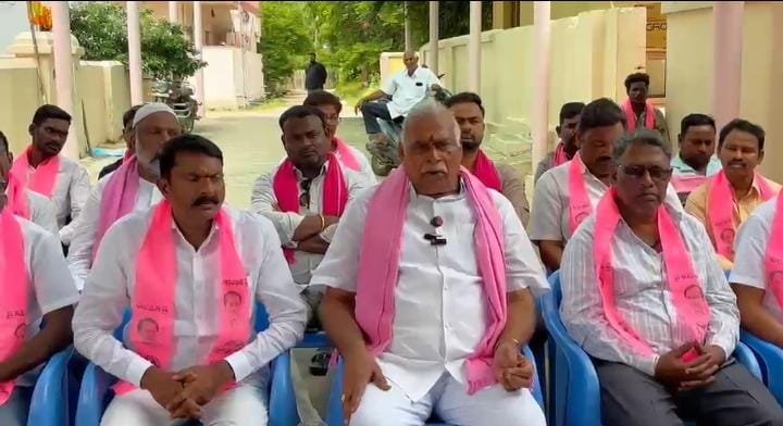 నా వెంట్రుక కూడా పీకలేవు! - Additional Image